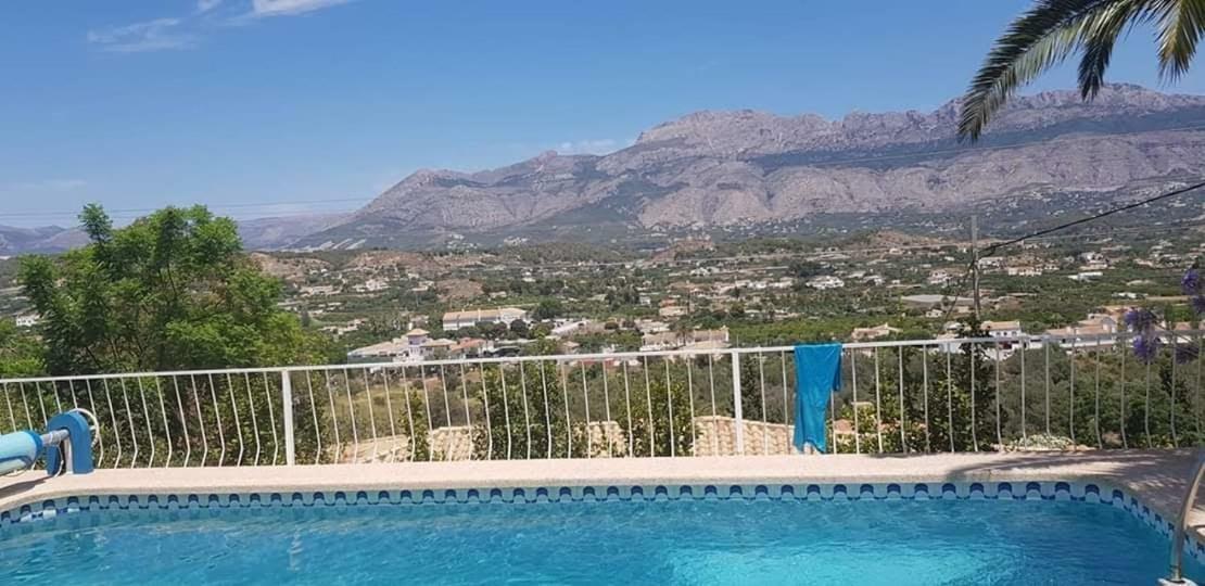 Haus Mit Pool